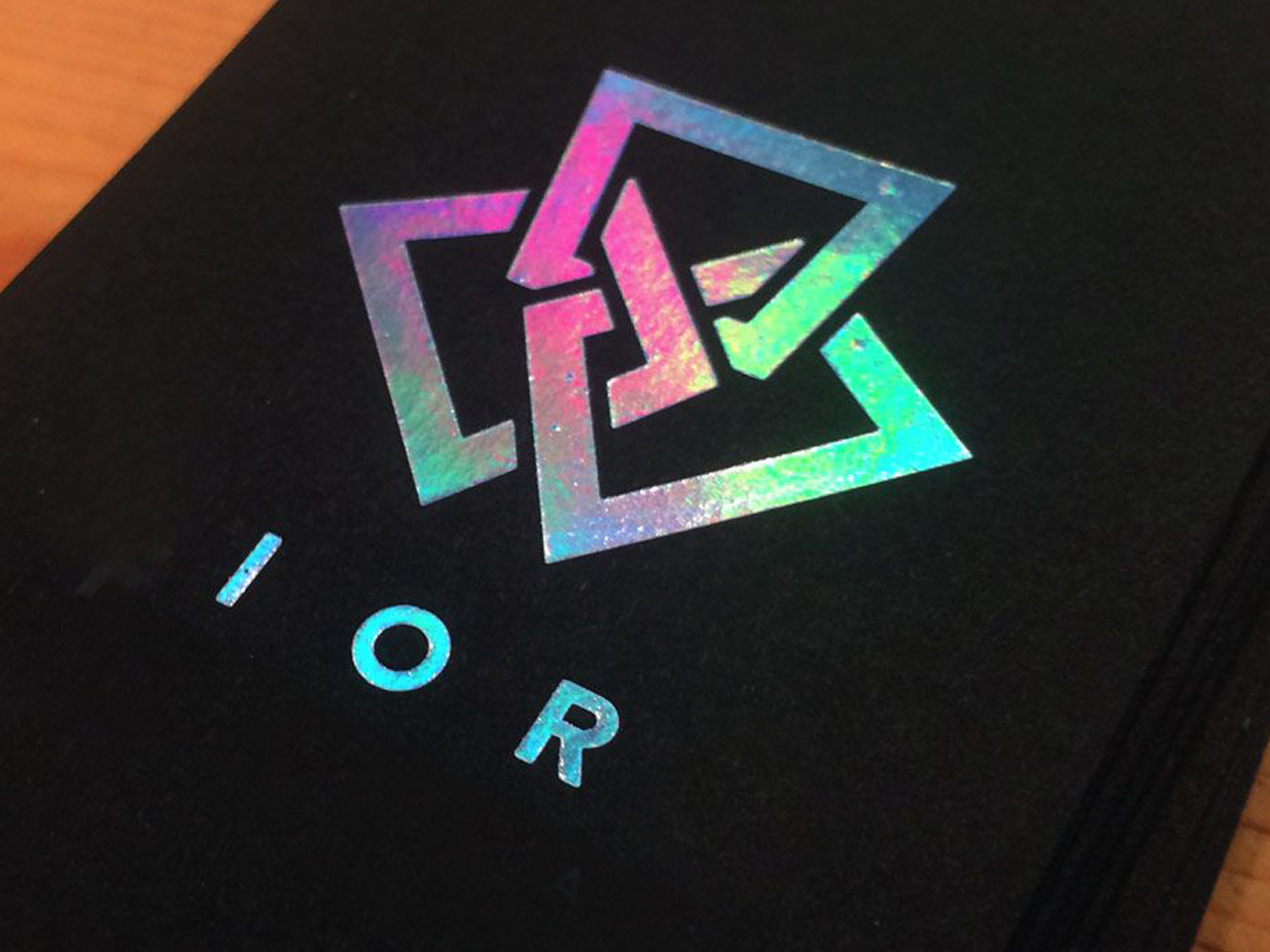 glitters